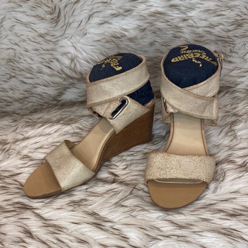 NWT Rag & Bone Damien Wedge Sandals Strappy White Gold Crackle Size 8 (EU 38)